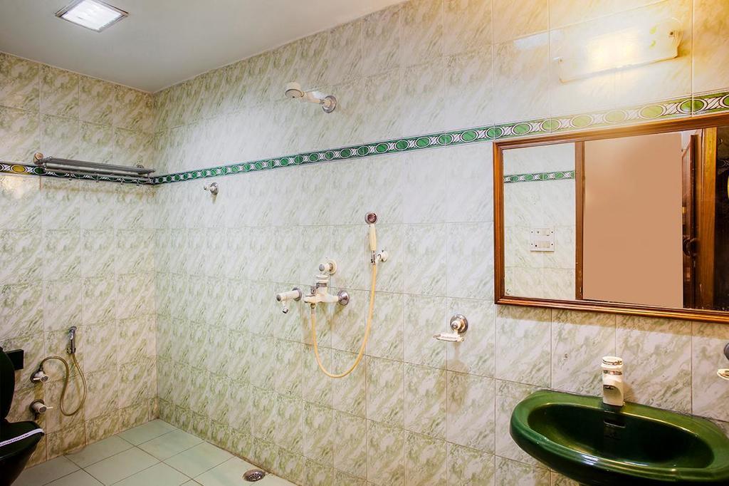 Hotel Imperial House Аллахабад Экстерьер фото